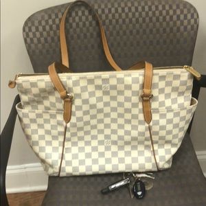 SOLD Auth LOUIS VUITTON  Damier Azur Totally MM